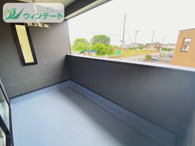 広さにゆとりのあるルーフバルコニー。空を近くに感じながら、心安らぐ時間をお過ごしいただけます。