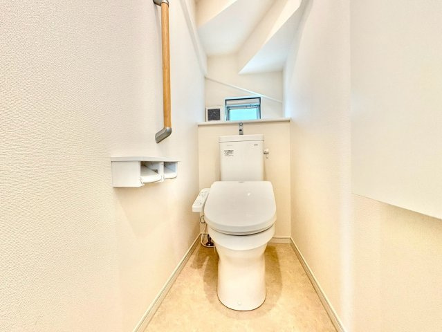 清潔感とうれしい機能性を兼ね備えた、使いやすいシャワートイレ。