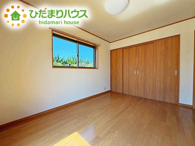 机にベットを置けば子供部屋の完成です！