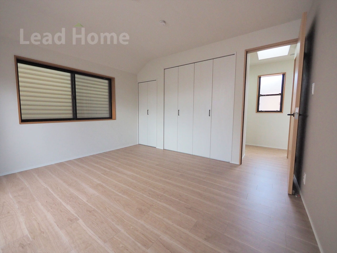 2階洋室（約7.6帖）クローゼット付き。