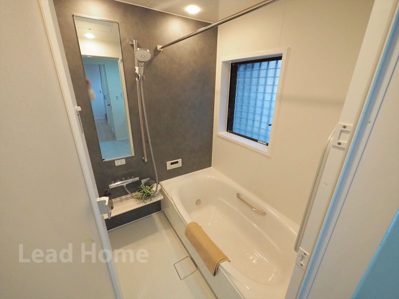 1日の疲れを癒せるバスルーム。