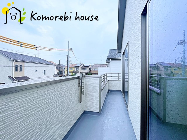 外からの目が気にならないバルコニーで洗濯物が干せます