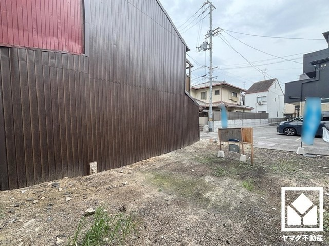 JR東西線・福知山線・東海道本線「尼崎」駅まで徒歩約14分の立地。
