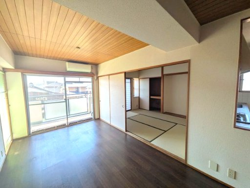 ゆったりとした居間です