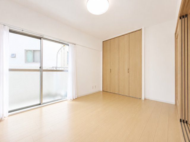◆柔らかい陽光が差し込む明るいお部屋を演出する設計。彩光の取れる窓が気持ちの良いお部屋を創り上げます。