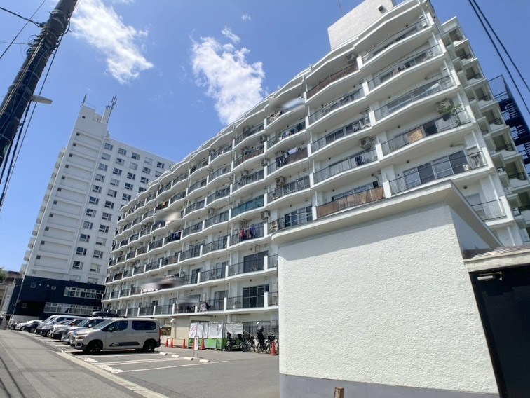 外観/複数路線利用可能な便利な立地のマンションです！