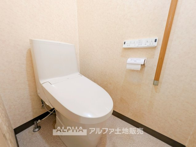 コンパクトで使いやすいトイレです