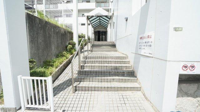 2026年3月にリフォーム完了　水回り、建具、クロス、フローリング、照明器具を新規更新、交換済み3ＬＤＫマンション+　バルコニー?3　マンション前の外部駐車場1台ぶん9、000/月額を確保