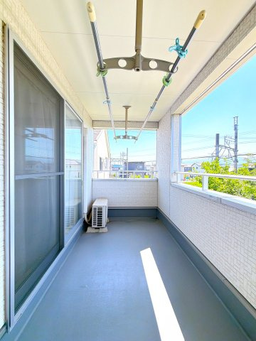 インナーバルコニーになります♪急な雨でもご安心してお洗濯を干していただけます♪