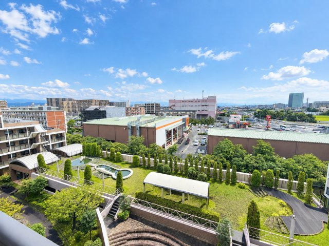 北側眺望　前面建物なしの開放感ある眺望！中庭が一望できます！