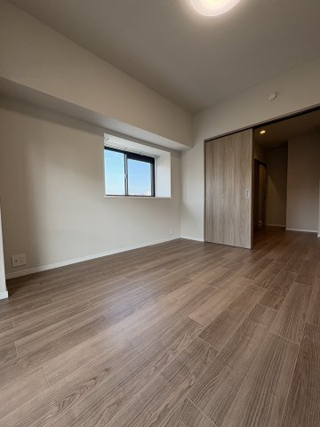 洋室は扉を開放することでリビングと一体利用も可能です。