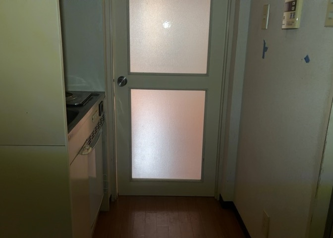 内装はとにかくおしゃれなものがいい！と選ぶ前に、まず住んだ後のことを想像してみましょう。住んでみたらコンセントの位置が悪くて使いにくいなど出てきます。事前にどの家電をどこに置くか想定しておきましょう。