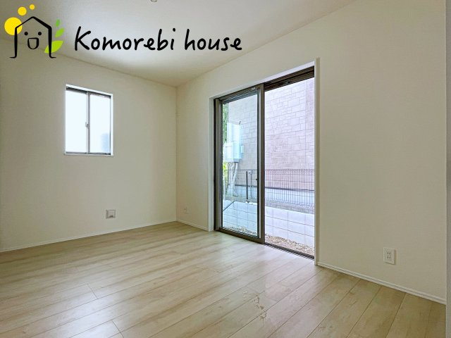 落ち着いた色調の洋室です