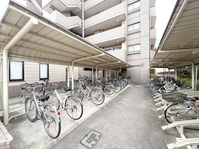 駐輪場になります♪とても綺麗に整列されています♪