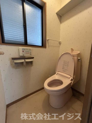 ゆったりとした空間のトイレです