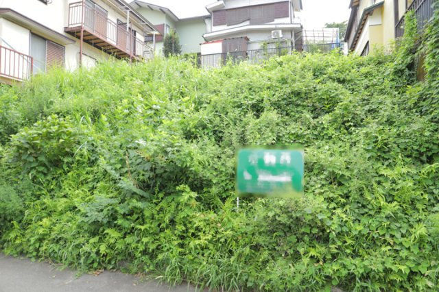 人が暮らすうえで日光は大切な要素となります。日当たりの良さは譲れないポイントですね。併せて近くに大きな建築物の建築予定がないか、あるいはそれが可能な土地が近くにないか事前に確認することもお勧めします。