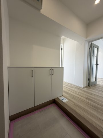 トイレに便利な収納付き！