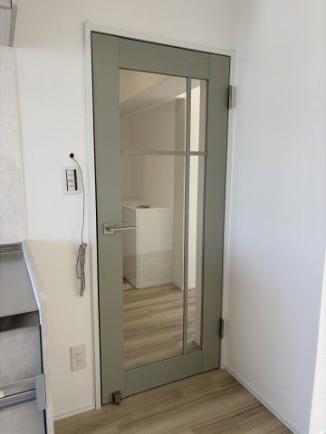 2部屋から出入りできるバルコニーです。