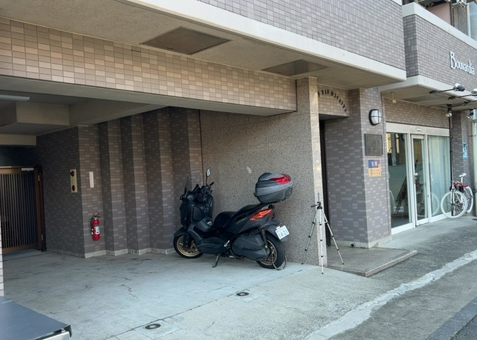 物件によっては、入居者が個人的に使用できる専用庭がついているものもあります。また、住宅の中にある土間の部分を庭と呼ぶこともあります。庭の用途は住む人によって変わり、それによってデザインもさまざまです。