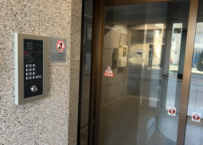 マンションのエントランスには、もともと風よけや防犯の役割がありますが、マンションによって宅配ボックスなどの設備が備わっている所もあります。日々の生活をイメージしながら生活しやすさをチェックしましょう。