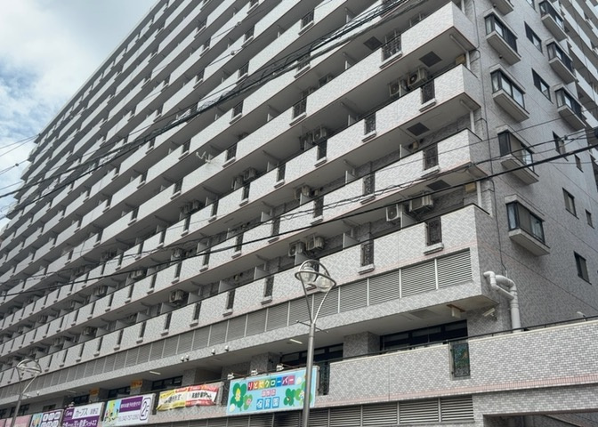 ＳＲＣ造は強度や耐震性の面でもRC造と比べて優れています。そのため、10階建以上の高層または超高層マンションなどの建築にも多く採用されています。柱や梁などのサイズが小さくても高い耐震性を確保できます。