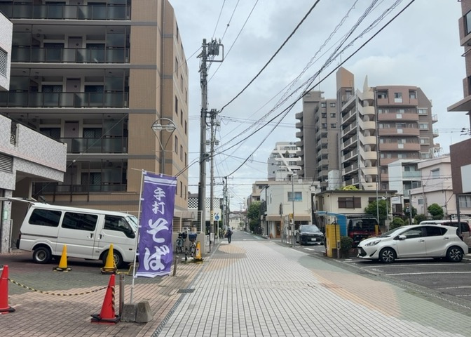 眺望を気にして物件を探す場合、前面に建物が建っていないか現地で確認しましょう！前面に建物があると景色はもちろん、日当たりや風通しにも影響が出てきます。住んだ時のことを想像しながら現地見学をしましょう。