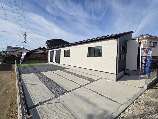 現地写真　本物件はなんと太陽光パネル付き！自分で使う電気を自分で作れちゃいます！