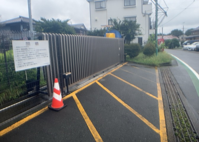マンション敷地内および周辺の駐車場環境です。お車の出し入れやサイズ確認など、現地にて実際の駐車スペースをご確認いただけます。車種ごとの利用条件等は、事前の確認がおすすめとなっております。