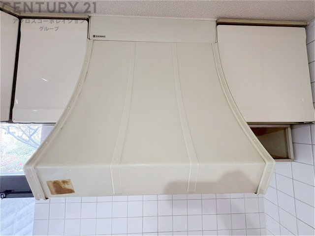 パワフルな吸引力で調理中の臭気等をしっかり処理してくれ、室内を快適に保ってくれます。　