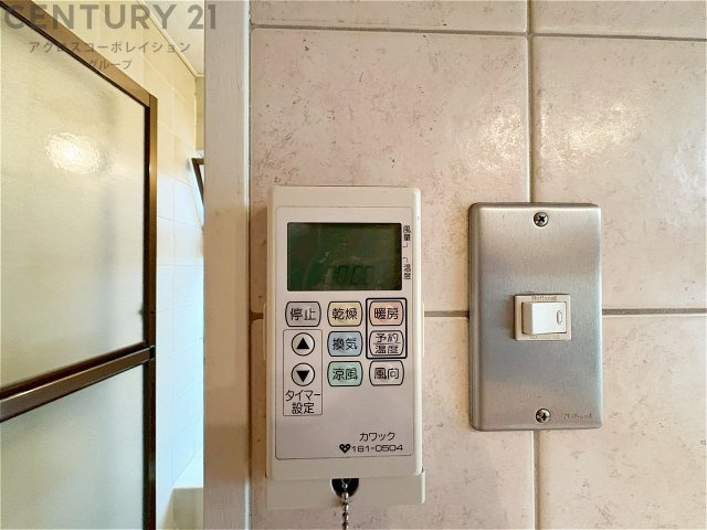 暖房機能があるため、冬場でも温かい浴室で入浴でき、乾燥機能があるため、水気を素早く取り除けます。また、換気機能があるため、湿気を素早く排出してカビや雑菌の発生を防ぐことができます。　