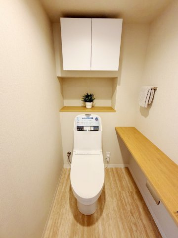 収納、カウンター付。カウンターには置物や花瓶などを置いて華やかに！