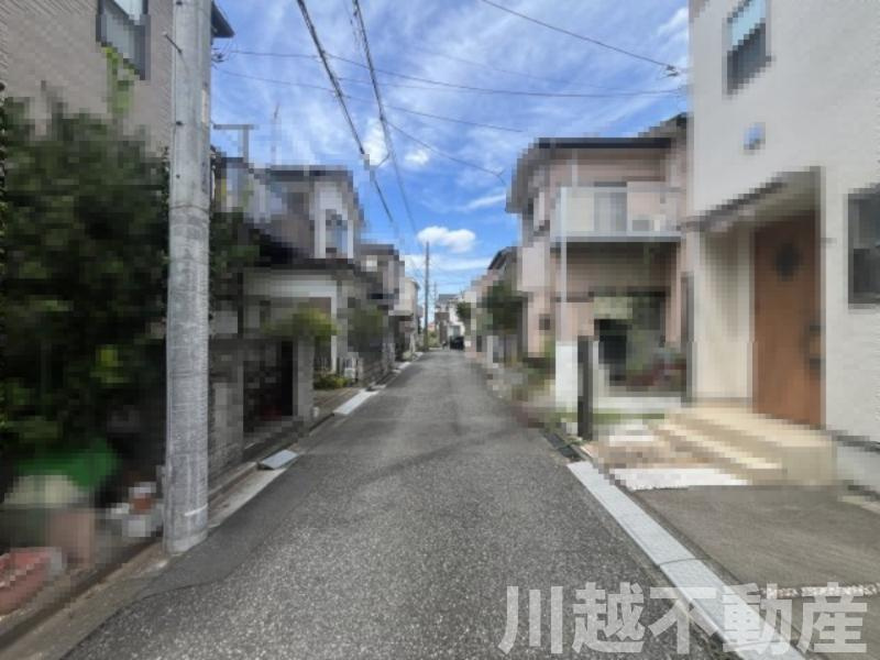 前面道路含む現地写真です
