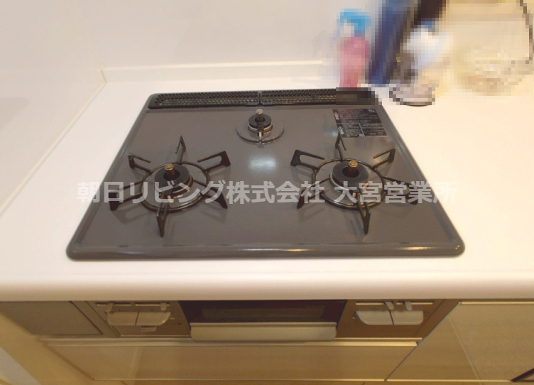 料理好きにはうれしい3口ガスコンロあり