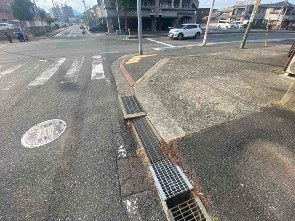 【若園一丁目（14期）1区画の前面道路含む現地写真】