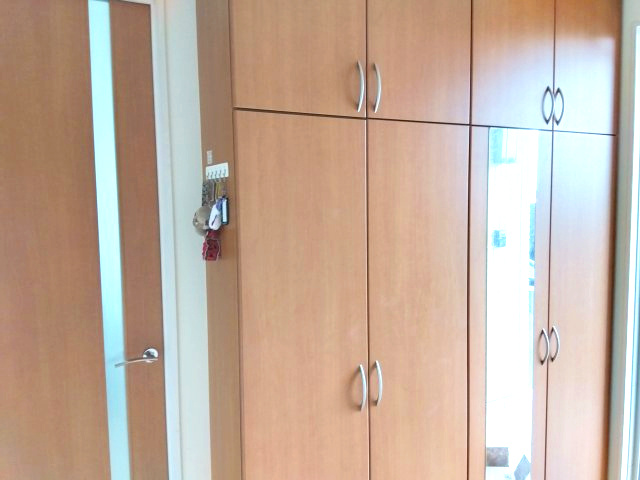 大きな収納があるので荷物もスッキリと収められます。