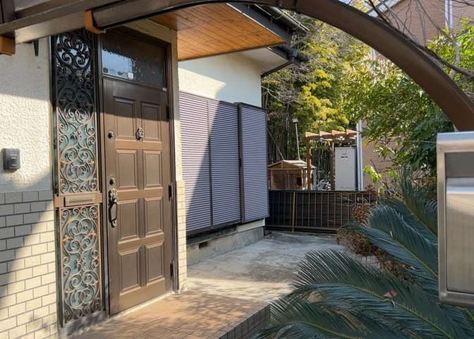 リビングの間取りの種類は大きくわけてリビングとダイニングが別になっているタイプ、リビングダイニング一体型です。どちらも一長一短ですので、家を選ぶ時はその両面をチェックして決めるようにしましょう。