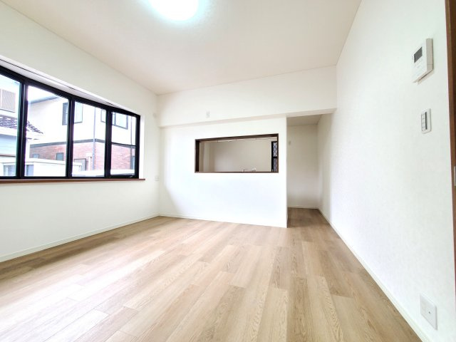 ゆったり過ごせる居間です