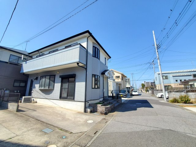 前面道路含む現地写真です