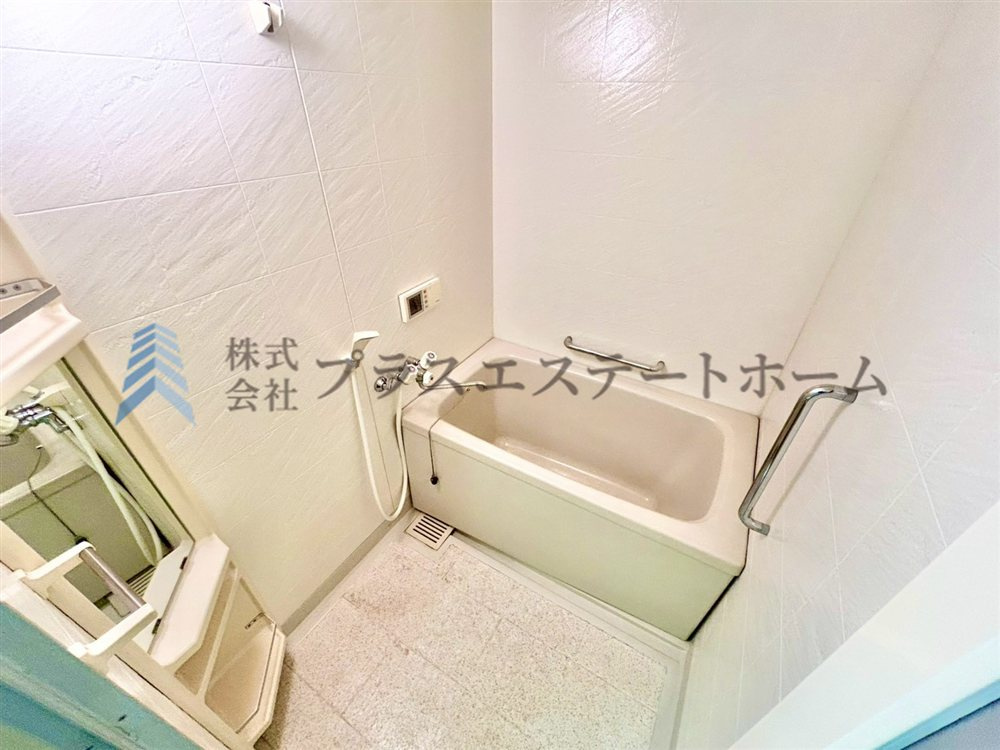 白基調の浴室です♪