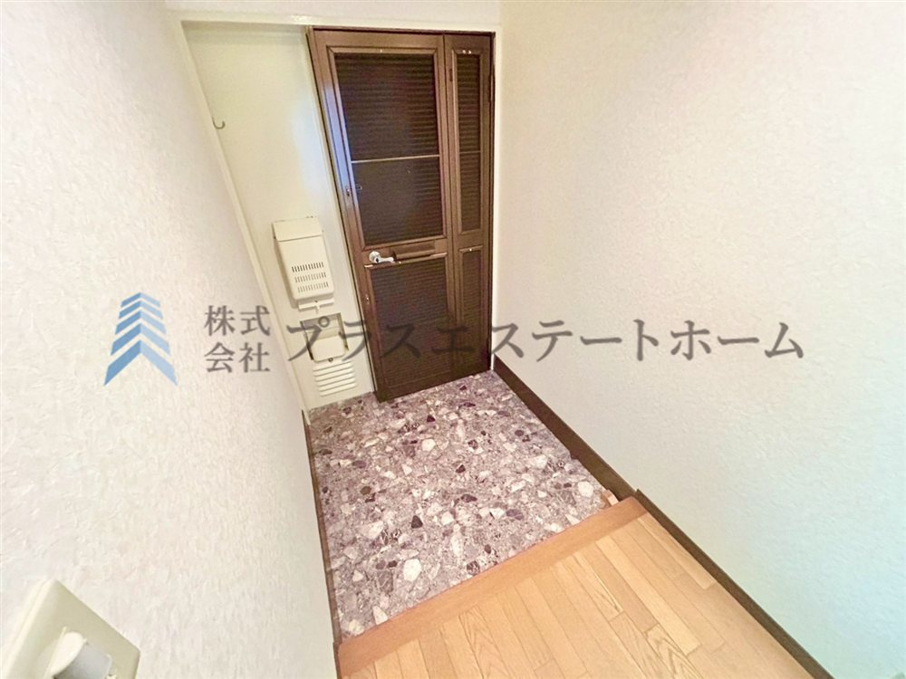 玄関に通風ドアあります♪