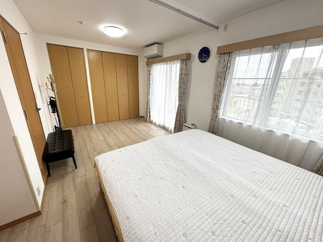 11帖のひろーい主寝室で家族構成の変化に対応可能！