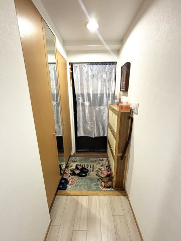 シューズボックスがついているので、ご家族のシューズをまとめて収納可能！