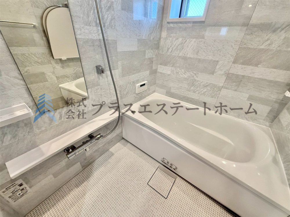 広々としたバスルームで心地よいリラックスタイムを楽しめます♪日々の疲れを癒す贅沢な時間を提供します♪