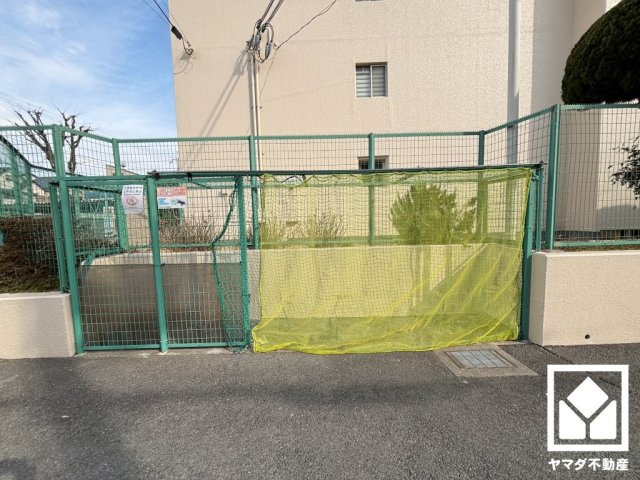 清潔なゴミ出し場で気持ち良くお使い頂けます。