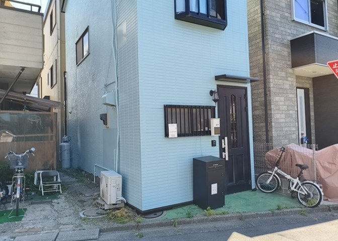 物件の詳細については、現地を見てわかること以外に、役所や法務局などで調べないとわからないことがあります。そのため、現地に行く場合は、もしこの物件を買ったらどのような生活ができるかをイメージしましょう。