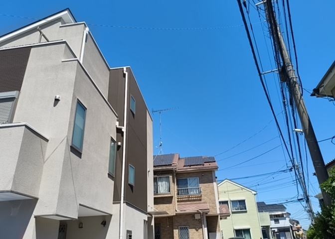 土地の地勢が高台の場合、景色を綺麗にみることができ、景色にこだわってお家探ししている方におすすめです！また平坦地よりも風通しがいいというメリットがあります。デメリットもあるので是非現地でご確認下さい。