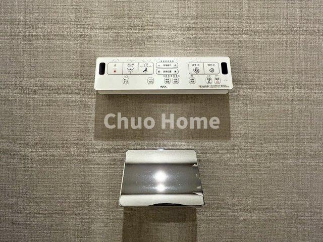 【ウォシュレット】清潔に使いたいお手洗いには最適な設備です。もちろんウォームレットも標準装備です。