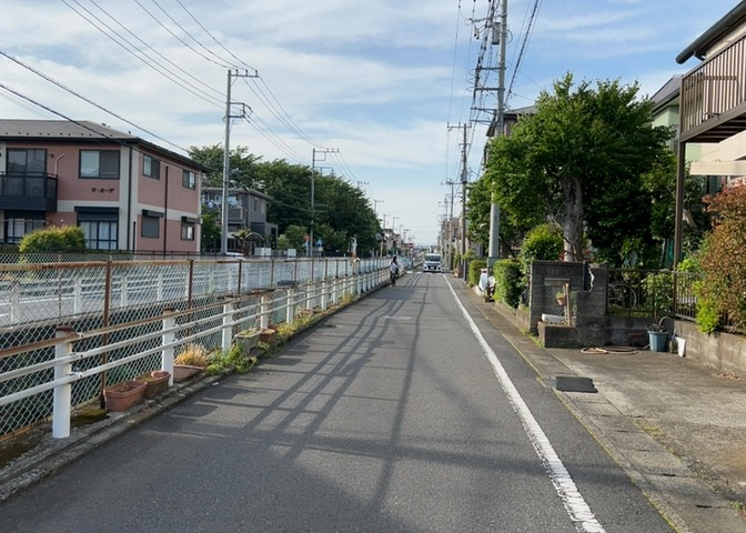 眺望を気にして物件を探す場合、前面に建物が建っていないか現地で確認しましょう！前面に建物があると景色はもちろん、日当たりや風通しにも影響が出てきます。住んだ時のことを想像しながら現地見学をしましょう。