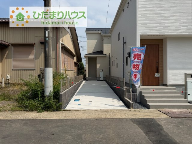 マイホームなら駐車場代がかかりません！しかも、自宅の駐車場で洗車ができます！今までコイン洗車に行っていた手間も省けて、節約にもつながります(^^♪