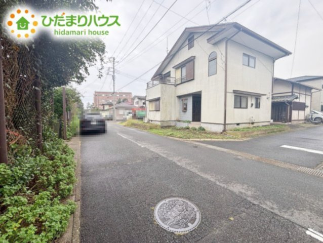 車使用時にも便利♪広めな前面道路。